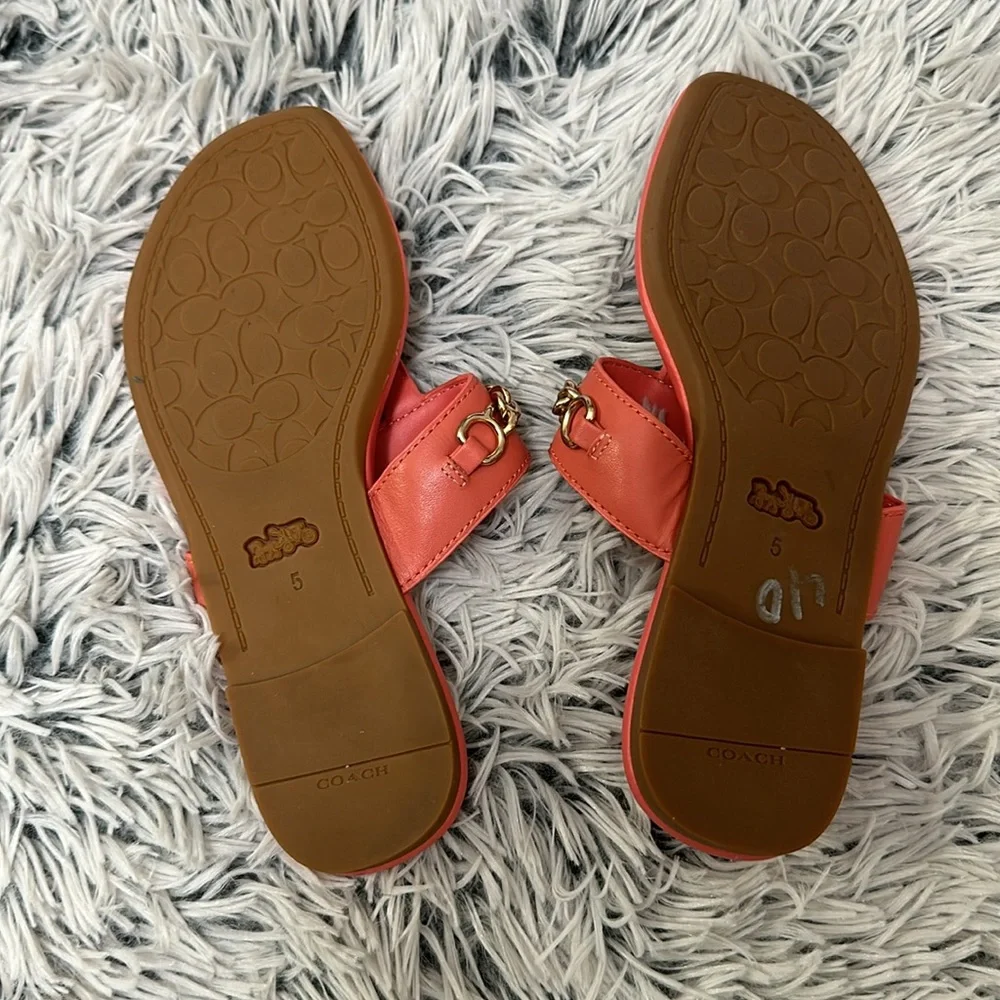 ✨Host Pick✨ Coach Jaclyn Leather Chain Thong Sandals